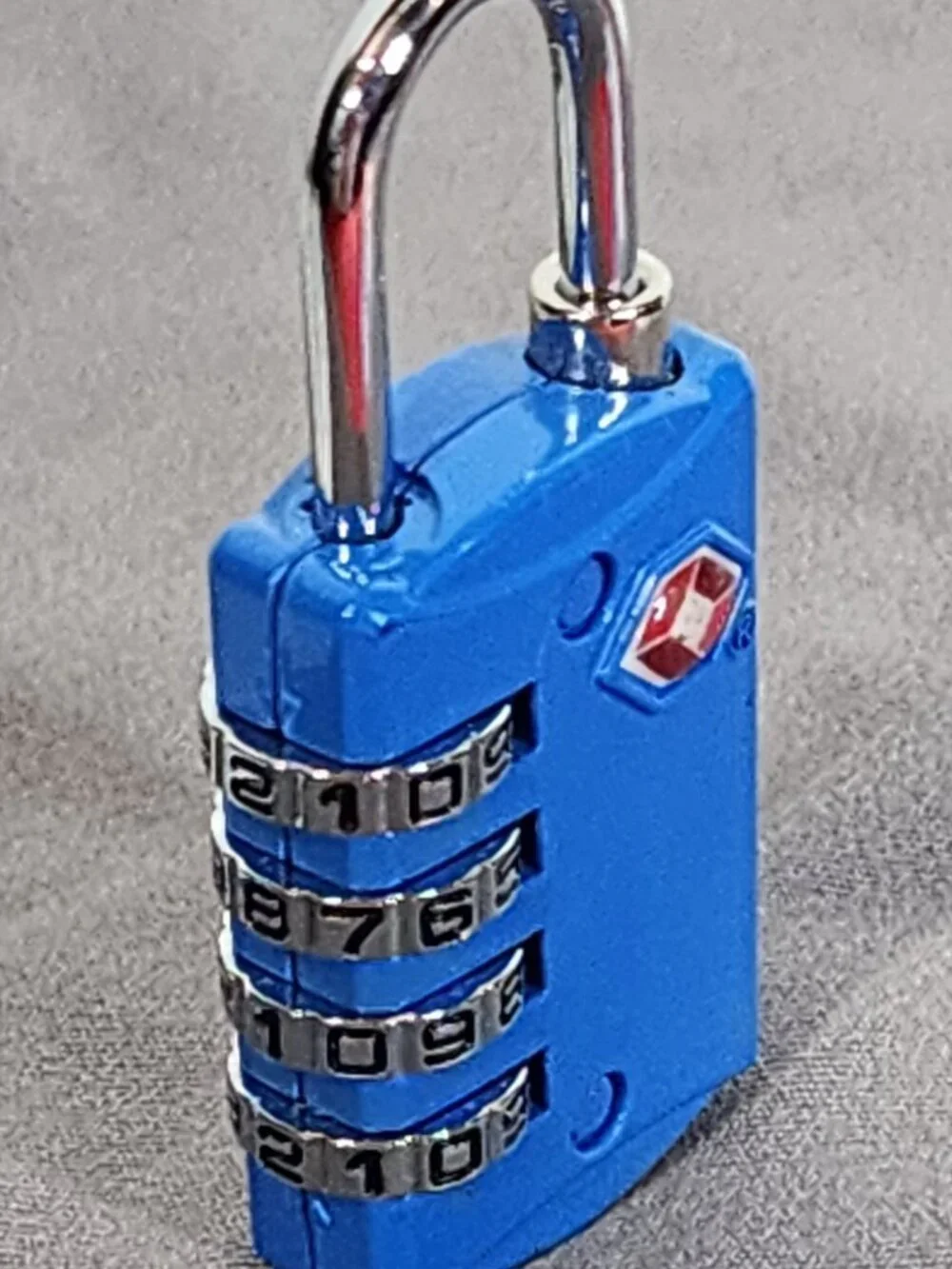 TravelMore Electric Blue Steel Shackle Zinc Alloy Body TSA Luggage Travel Lock